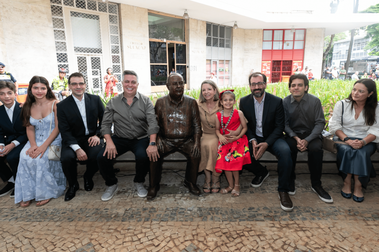 Prefeitura de Belo Horizonte inaugura estátua em homenagem ao ex-prefeito Fuad Noman