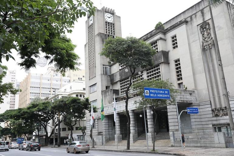PBH antecipa segunda parcela do 13º e pagamento é feito nesta sexta-feira (12) PBH antecipa segunda parcela do 13º e pagamento é feito nesta sexta-feira (12)