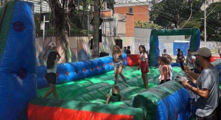BH é da Gente inicia temporada 2022 com música ao vivo e ‘futebolão’ na Savassi BH é da Gente inicia temporada 2022 com música ao vivo e ‘futebolão’ na Savassi