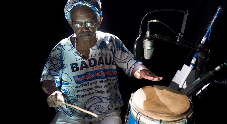 Documentário “Môa - Raiz Afro Mãe” tem exibição gratuita no Cine Santa Tereza