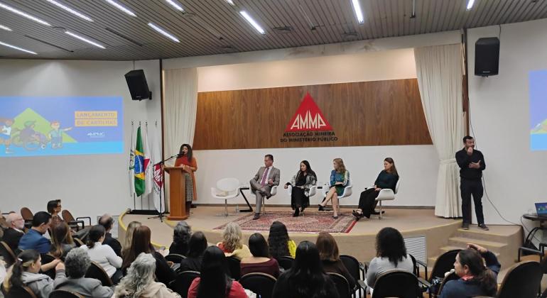 Cartilhas sobre cidades acessíveis são lançadas em BH com participação da Urbel