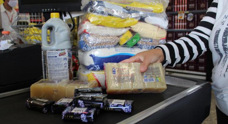 Famílias beneficiárias já podem consultar informações sobre cestas e kits Famílias beneficiárias já podem consultar informações sobre cestas e kits