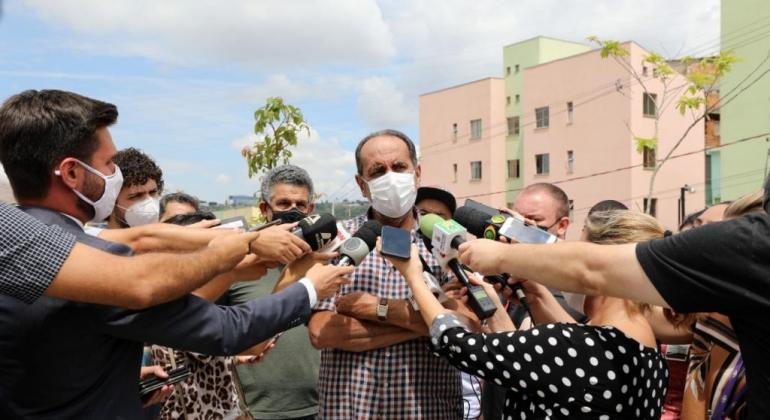  Prefeito Alexandre Kalil visita obras habitacionais e de urbanização