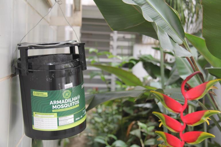 Estações disseminadoras de larvicida são instaladas para ampliar as estratégias de combate à dengue