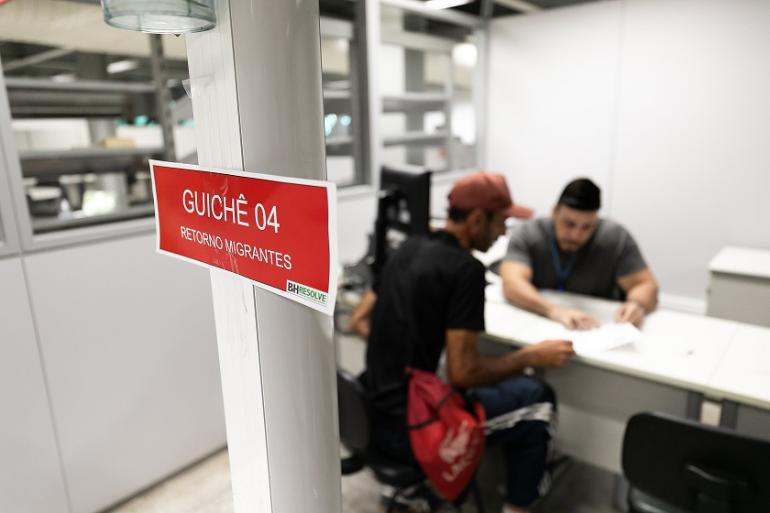 Emissão de 1,2 mil passagens garante vínculo familiar de pessoas em situação de migração em BH Emissão de 1,2 mil passagens garante vínculo familiar de pessoas em situação de migração em BH
