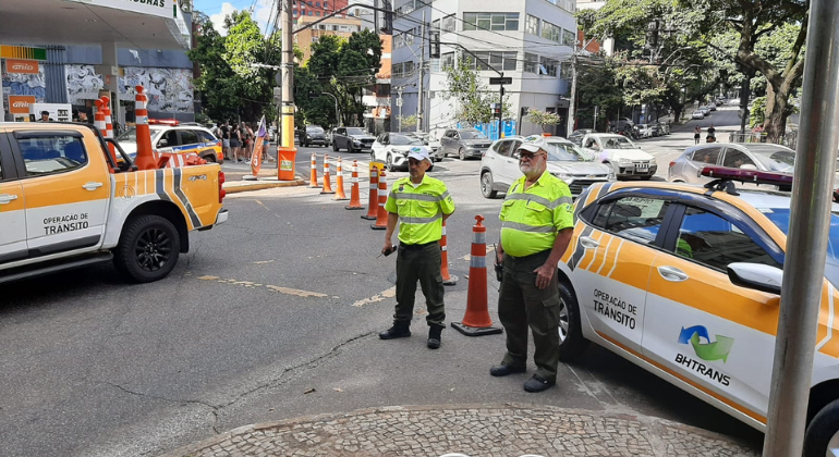 Operação de trânsito para desfiles dos blocos desta sexta-feira (28)