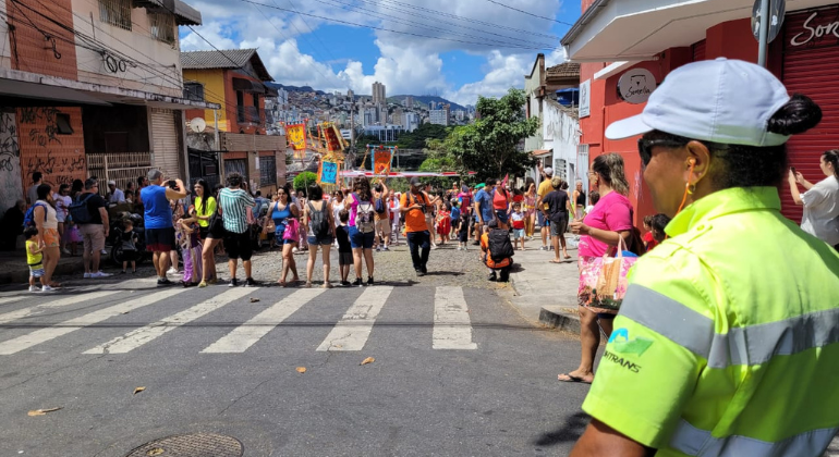 PBH realiza esquema trânsito nas áreas reservadas para desfiles do Carnaval 2025
