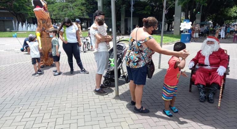 Papai Noel é atração do BH é da Gente na Pedreira Prado Lopes e na Silva Lobo Papai Noel é atração do BH é da Gente na Pedreira Prado Lopes e na Silva Lobo