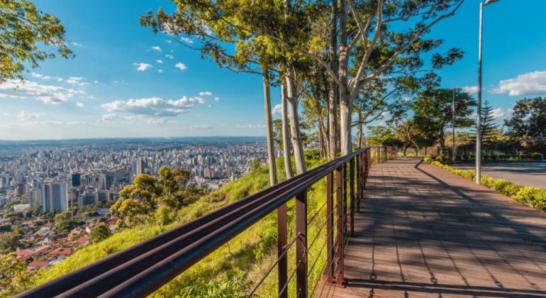  Pesquisa mostra que 90,5% dos visitantes recomendam passeio nos parques municipais de Belo Horizonte