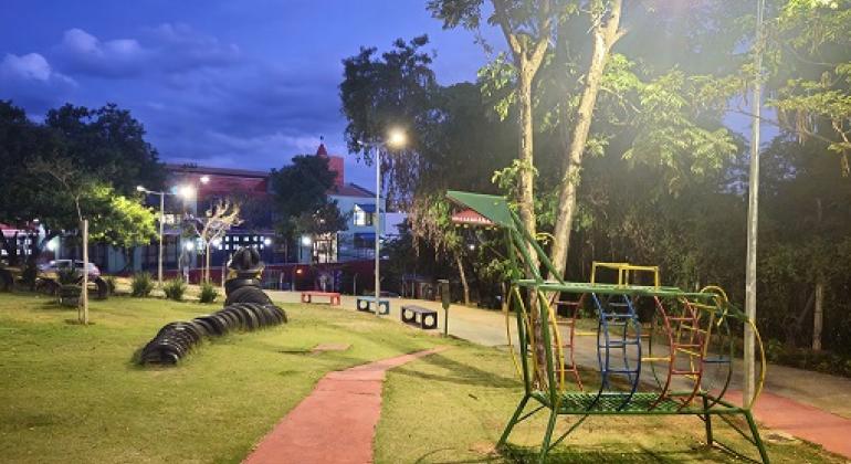 Parque Ecológico do Bairro Universitário fica mais seguro com nova iluminação de LED