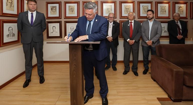 PBH e Tribunal de Contas assinam acordo para ampliar o Programa Estamos Juntos