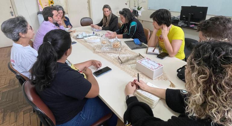 PBH se reúne com representantes da Educação e apresenta novas propostas para categoria