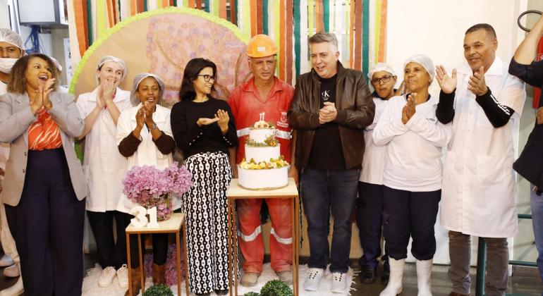 Prefeito Álvaro Damião visita obras do Restaurante Popular I, que comemora 31 anos com reformas