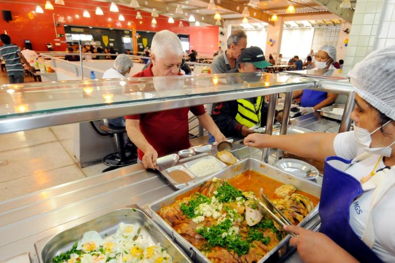 Pessoas em situa??o de rua poder?o jantar at? as 21h nos Restaurantes Populares da PBH