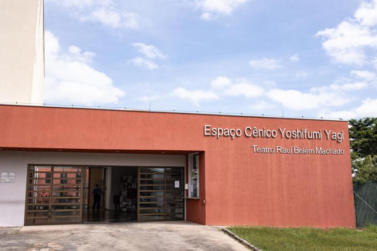 Espetáculo Colisão no Teatro Raul Belém Machado explora conflitos de gerações 