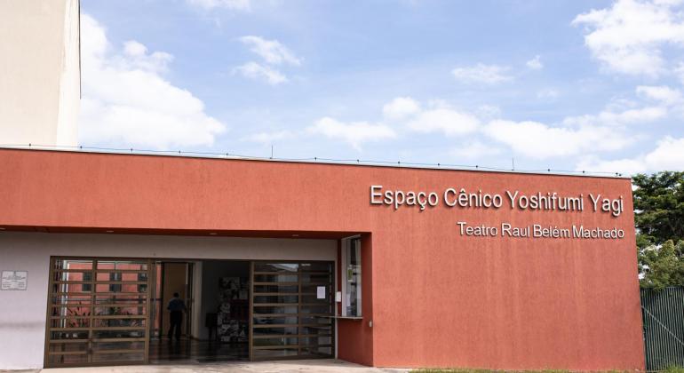 Teatro Raul Belém Machado recebe show gratuito do Bloco da Esquina 