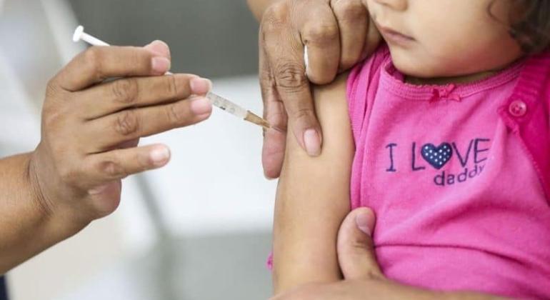 PBH retoma vacinação contra a Covid-19 de crianças de 3 e 4 anos