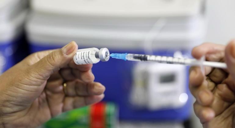Vacinação contra a dengue será retomada em BH após envio de mais doses