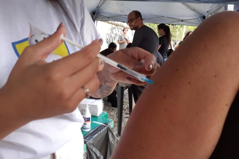 PBH abre 18 centros de saúde para vacinação neste sábado (16)