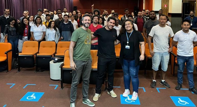 Prefeitura de BH oferece aula de programação em vilas e favelas do município Prefeitura de BH oferece aula de programação em vilas e favelas do município