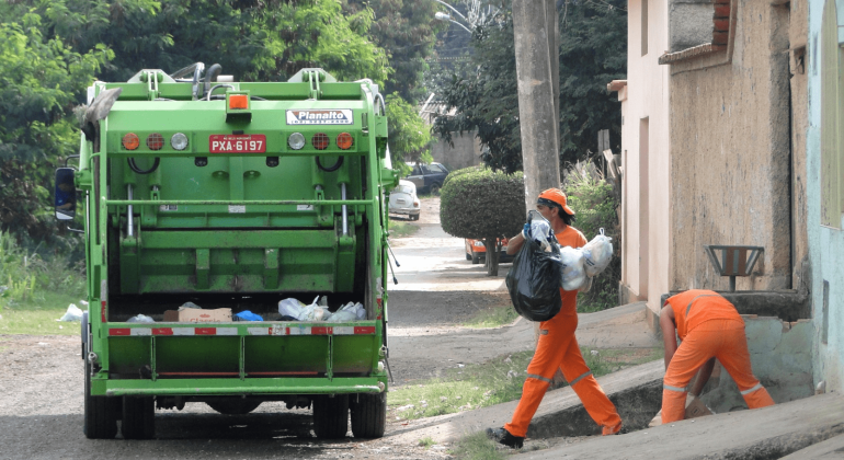 Coleta de lixo domiciliar vai funcionar normalmente durante o Carnaval