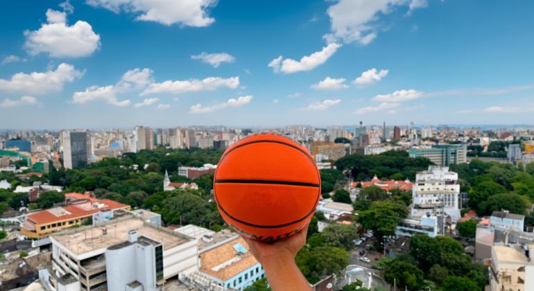 PBH abre inscrição para o “Bora, jogar + Basquete” com aulas gratuitas do esporte