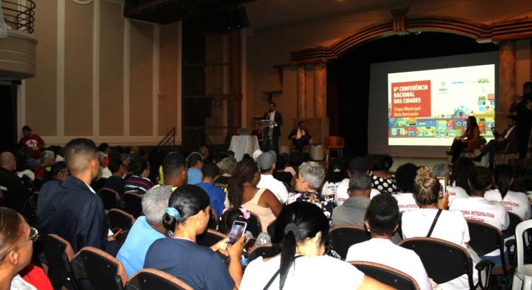 PBH reúne mais de 400 pessoas na abertura da 6ª Conferência Municipal das Cidades