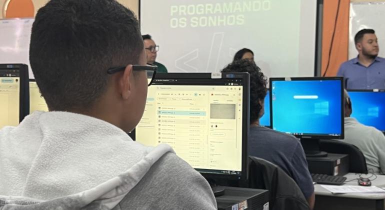 Mais conhecimento para os alunos do "Programando Sonhos em Vilas e Favelas"