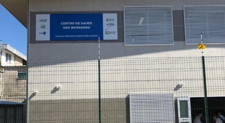 Prefeitura entrega nova sede do Centro de Saúde São Bernardo Imagem mostra a faxada do prédio no novo centro de saúde