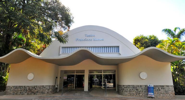 Prefeitura seleciona espetáculos para teatros públicos da cidade Fachada do Teatro Francisco Nunes