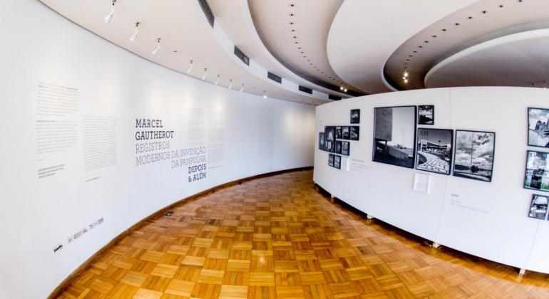 Casa do Baile, na Pampulha, reabre ao público nesta quinta-feira , dia 11 Imagem de exposição na Casa do Baile, na Pampulha