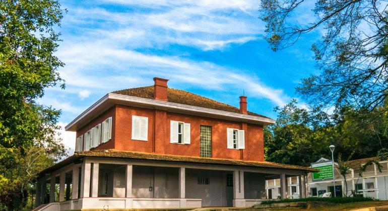 Foto da fachada do Centro de Referência da Cultura Popular Lagoa do Nado