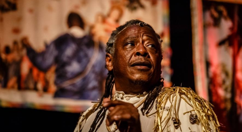 O Teatro Marília recebe nos dias 18 e 19/10, sexta e sábado, às 20h, o show “Chico Rei Galanga”, mais recente trabalho de Maurício Tizumba. Foto: Patrick Harley Foto de Maurício Tizumba.