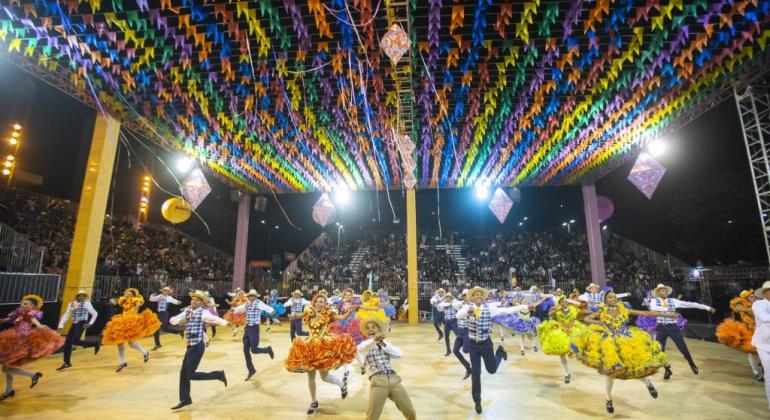 Operação Especial de Trânsito e Transportes para o Arraial de Belo Horizonte Operação Especial de Trânsito e Transportes para o Arraial de Belo Horizonte