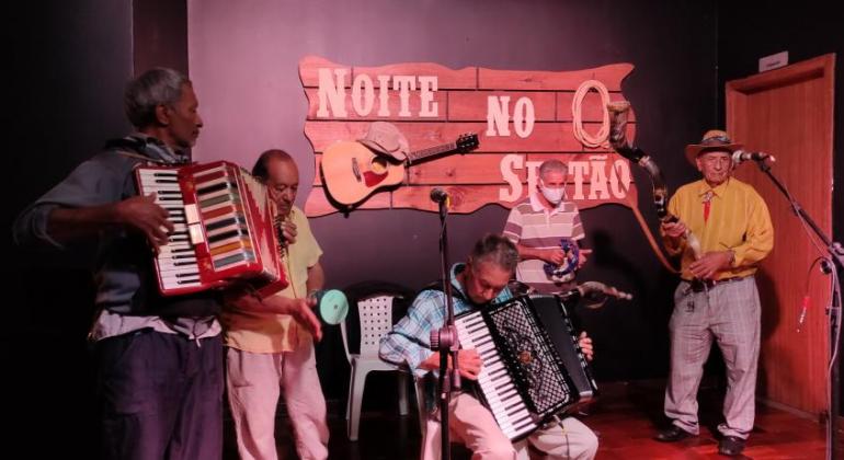 Centro Cultural Lindeia Regina celebra aniversário com programação especial neste sábado Centro Cultural Lindeia Regina celebra aniversário com programação especial neste sábado