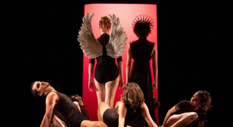 Espetáculo de dança no Teatro Francisco Nunes comemora 10 anos do grupo Sala B Espetáculo de dança no Teatro Francisco Nunes comemora 10 anos do grupo Sala B