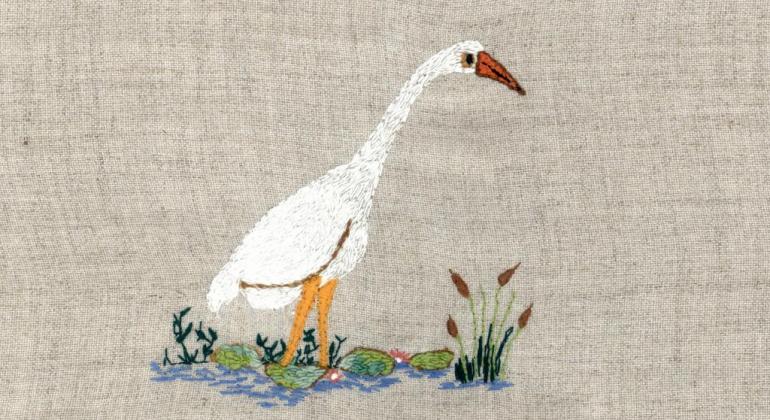 Museu Casa kubitschek comemora 8 anos com catálogo "bordando memórias - aves da pampulha" Ave bordada
