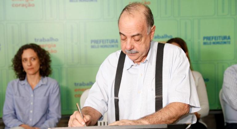 Prefeito Fuad Noman assina ordem de serviço para projeto do BRT Amazonas