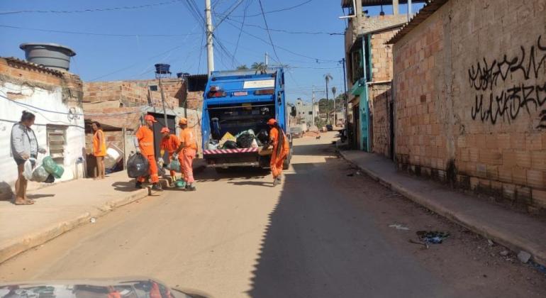 PBH leva serviços de limpeza urbana a vilas e ocupações