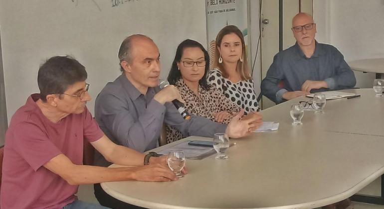 Integrantes da Subsecretaria de Trabalho e Emprego reunidos 