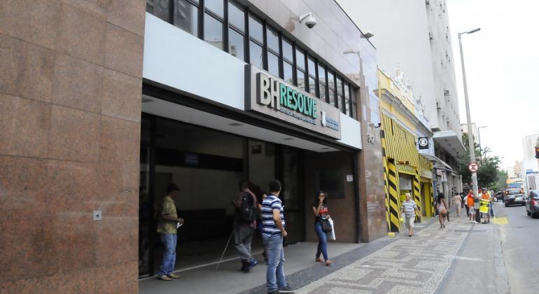Foto: Adão de Souza/PBH Fachada do BH Resolve, durante o dia.