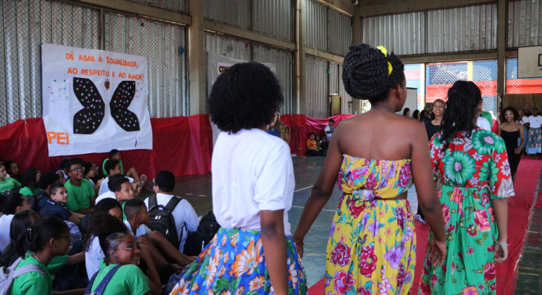 Escola Municipal celebra o Mês da Consciência Negra com desfile de beleza