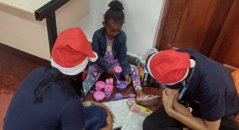Crianças e adolescentes em situação de rua celebram Natal no Centro Pop Miguilim