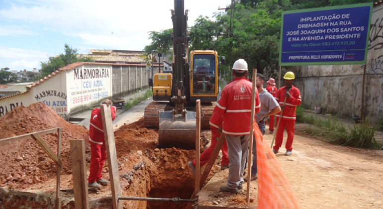  Prefeitura de BH inicia as obras de drenagem em ruas do Céu Azul 