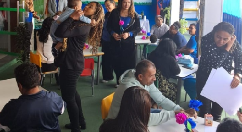 Chá com avós faz sucesso em creche