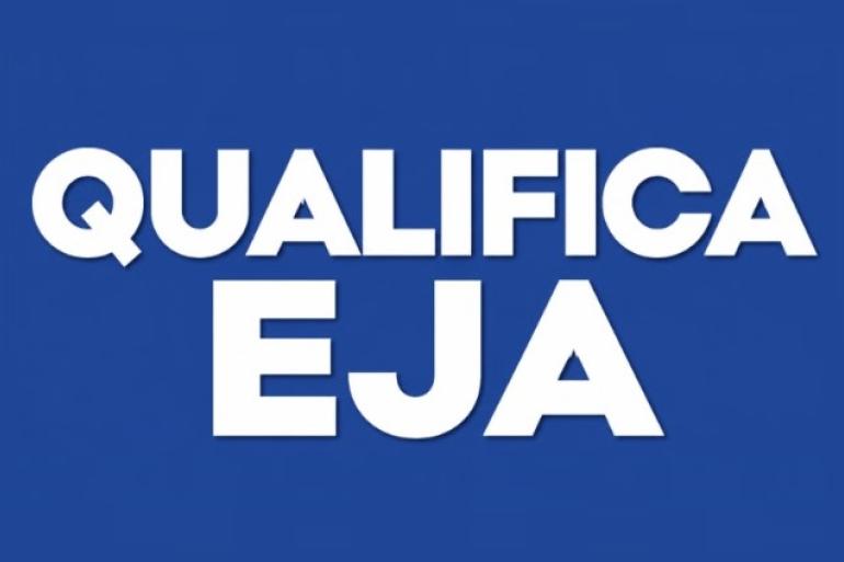Qualifica EJA O termo 'Qualifica EJA' escrito de branco em fundo azul