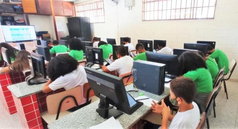 PBH investe cerca de 45 milhões em Reforço Escolar para alunos da rede municipal PBH investe cerca de 45 milhões em Reforço Escolar para alunos da rede municipal