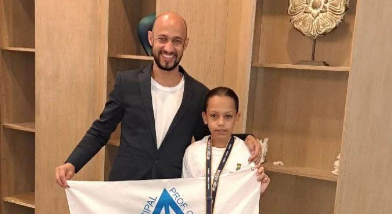 Aluna de escola municipal de BH conquista bronze em olimpíada de Matemática Aluna de escola da PBH conquista bronze em olimpíada de Matemática