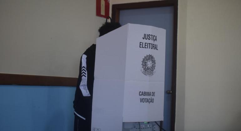Escolas municipais elegem vereadores mirins Escolas municipais elegem vereadores mirins