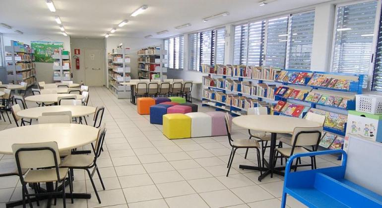 Celulares apreendidos pela Justiça serão usados por alunos da rede municipal Sala de aula